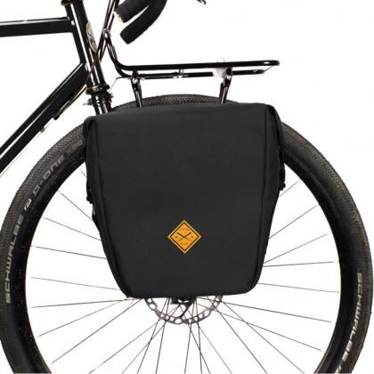 Front panniers clearance